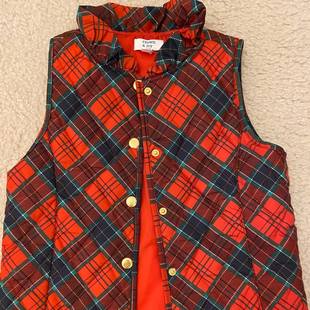 Crown ivory vest